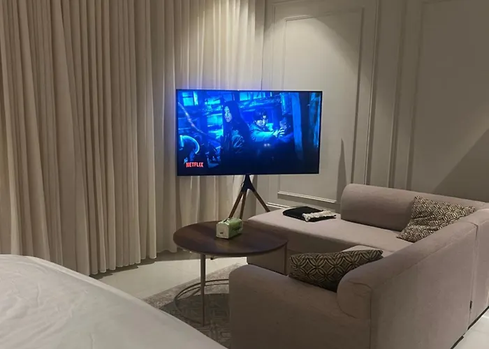 M18 Self Entry Cozy Studio In Alaqeeq 5 Minutes To Boulevard استديو فاخر سرير ماستر دخول ذاتي في حي العقيق 5 دقايق من البوليفارد